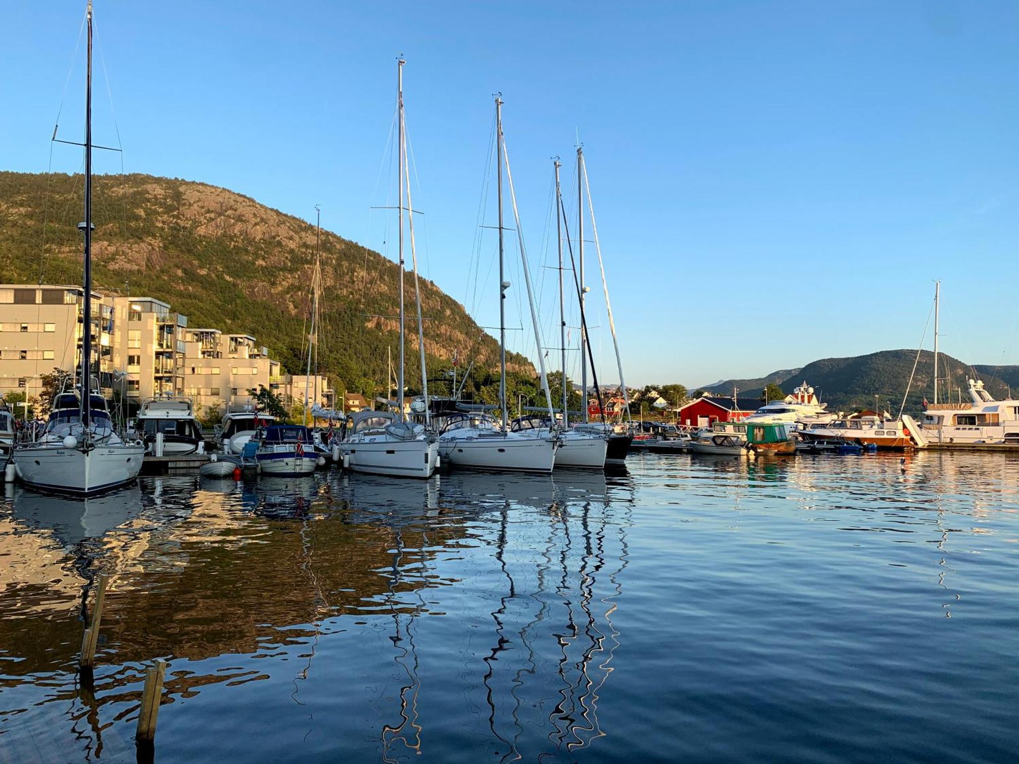 Small Apartment In The Harbour Of Jorpeland Luaran gambar